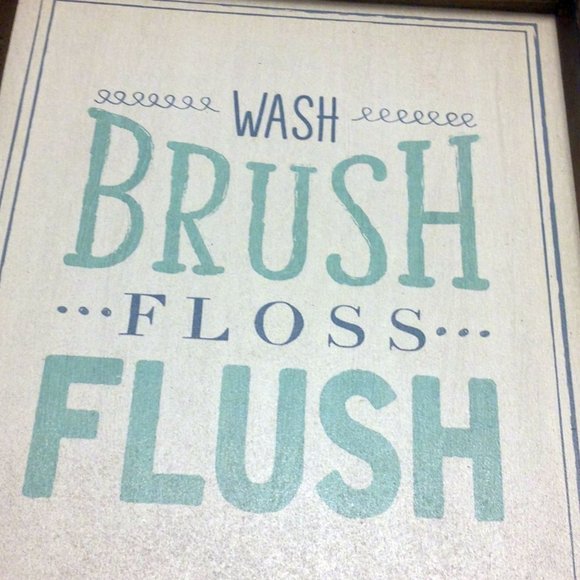 Distressed look bathroom wall art - Picture 2 of 8